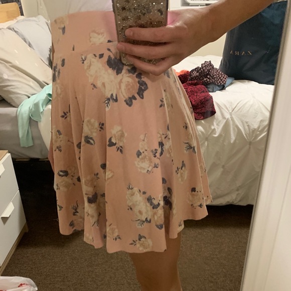 Pink skater skirt floral - Picture 2 of 4